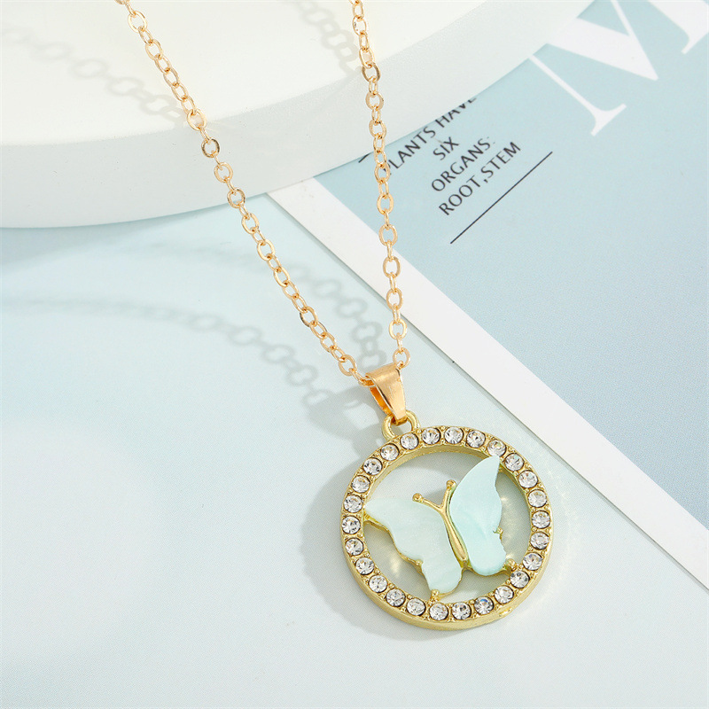 New Butterfly Hollow Diamond Round Pendent Necklace Wholesale Nihaojewelry display picture 3