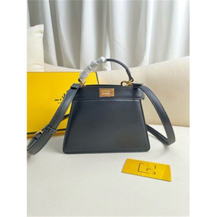 ��ɫС̖F������б�����Ƥ�����L�߶�Ůʿ��