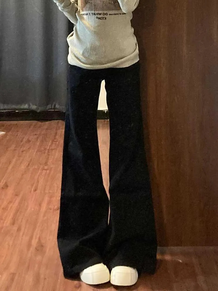 辣妹黑色低腰微喇叭牛仔裤女秋季休闲宽松百搭直筒垂感拖地裤子潮