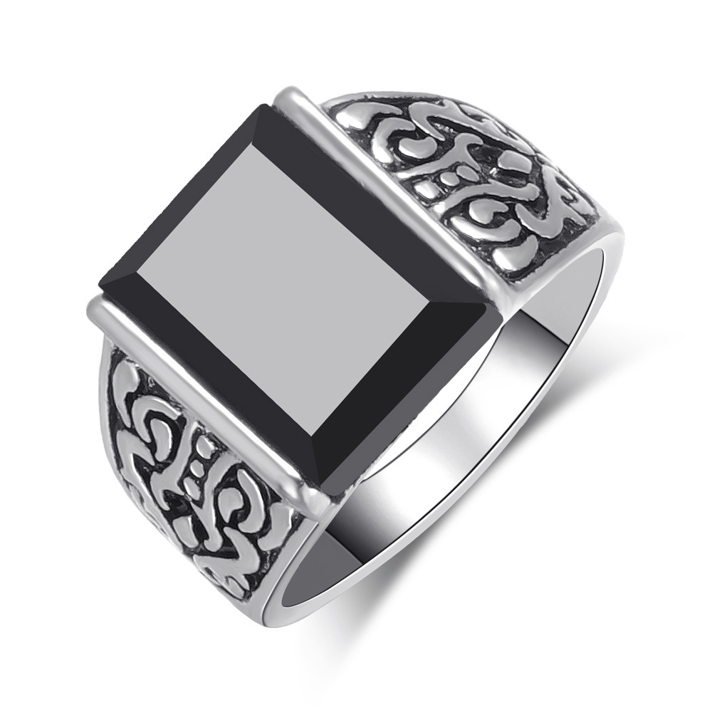 Fashionable retro sophisticated glass ring