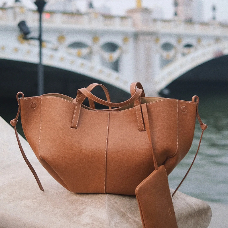 Imported Leather Upgraded French Niche Tote Bag New Cyme Leather Portable Large Capacity Shopping Bag