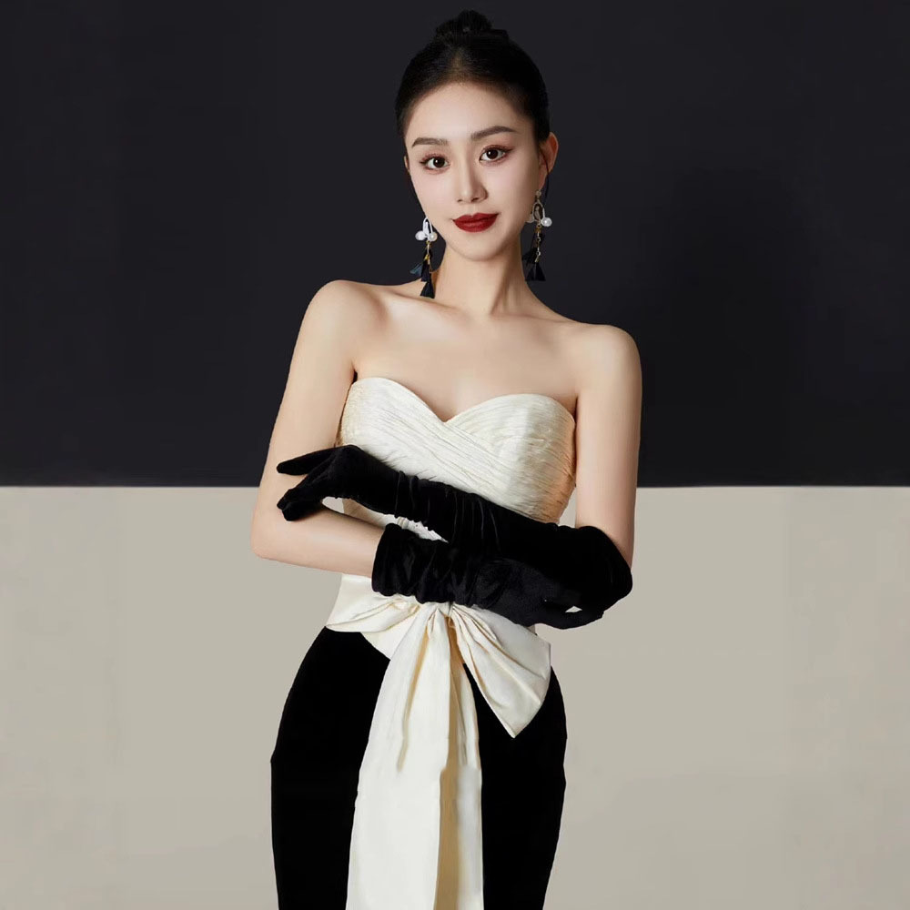 Vestido de noche de verano 2026 nuevo estilo de tetas Hepburn estilo retro flores de la cena de la novia fotografía negro y blanco vestido de cola de pescado