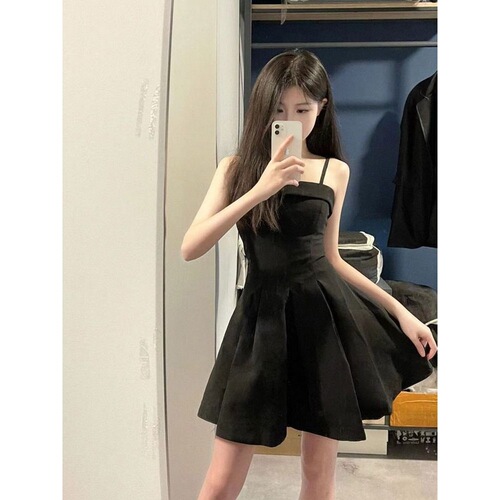 Summer New French Black Strappy Puffed Dress, Audrey Hepburn Style, Elegant and Slimming, Little Black Dress for Girls and Boys