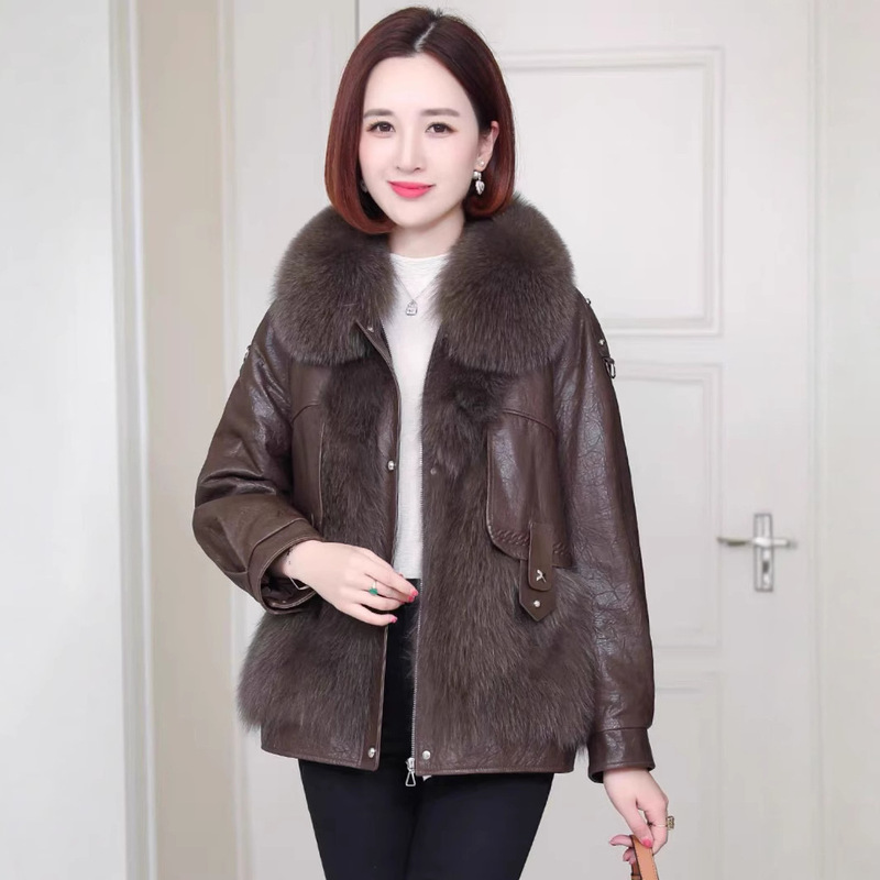 New Environmentally Friendly Haining Women's Fur Outwear Women's Real Fur Outwear Fox Fur Fashion Slimming Look Thickeneded and Warm