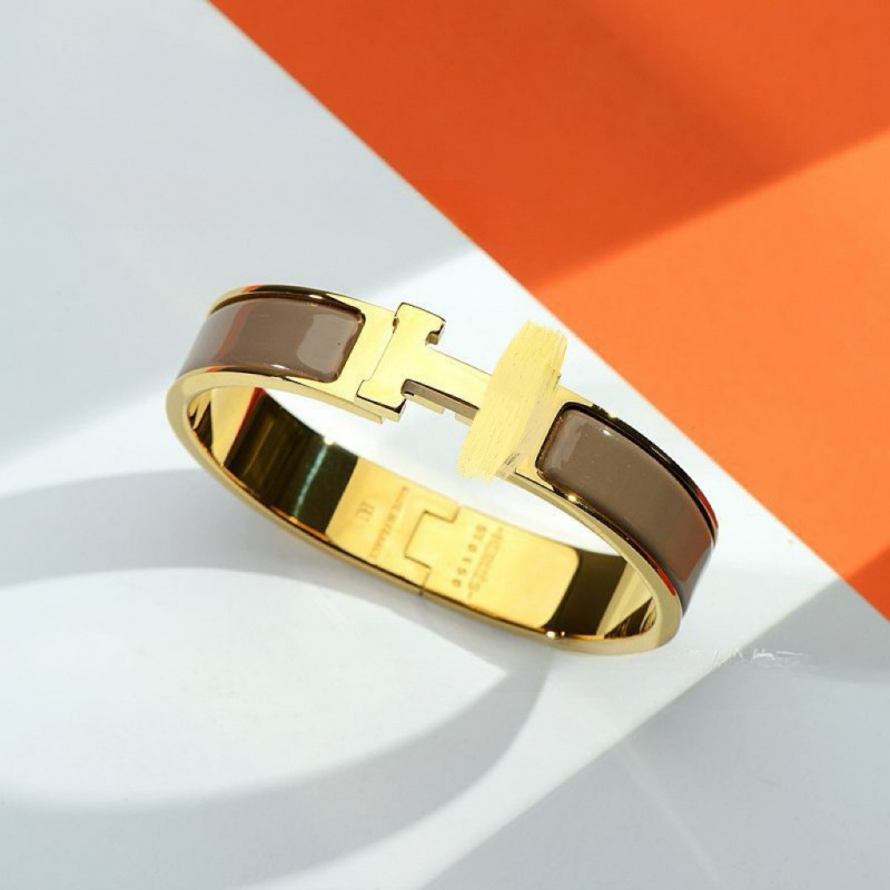 Gold Elephant Gray H Bracelet