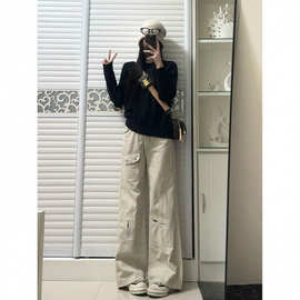 复古美式口袋设计感白色牛仔裤女冬季新款高腰宽松显瘦直筒工装裤