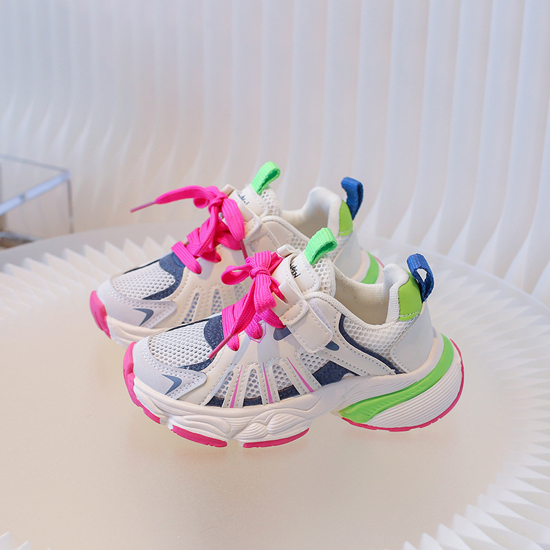 Zapatos deportivos de red única para niños 2026 verano nuevos zapatos de correr para niños y niñas zapatos de red para padres e hijos zapatos de moda