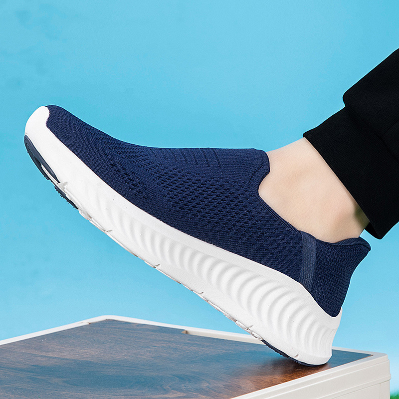Summer breathable walking shoes for men and women