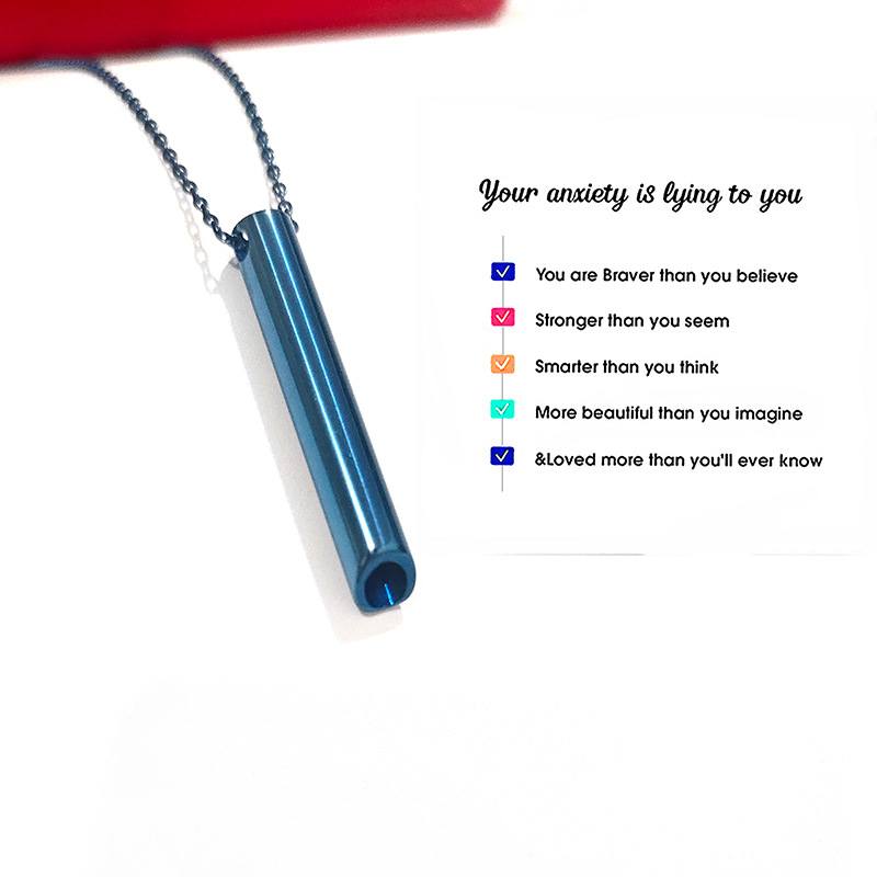 Transfronterizo de venta caliente de acero inoxidable de vacío plateado silbato collar de meditación de alivio de la meditación de meditación tridimensional ajuste de respiración colgante