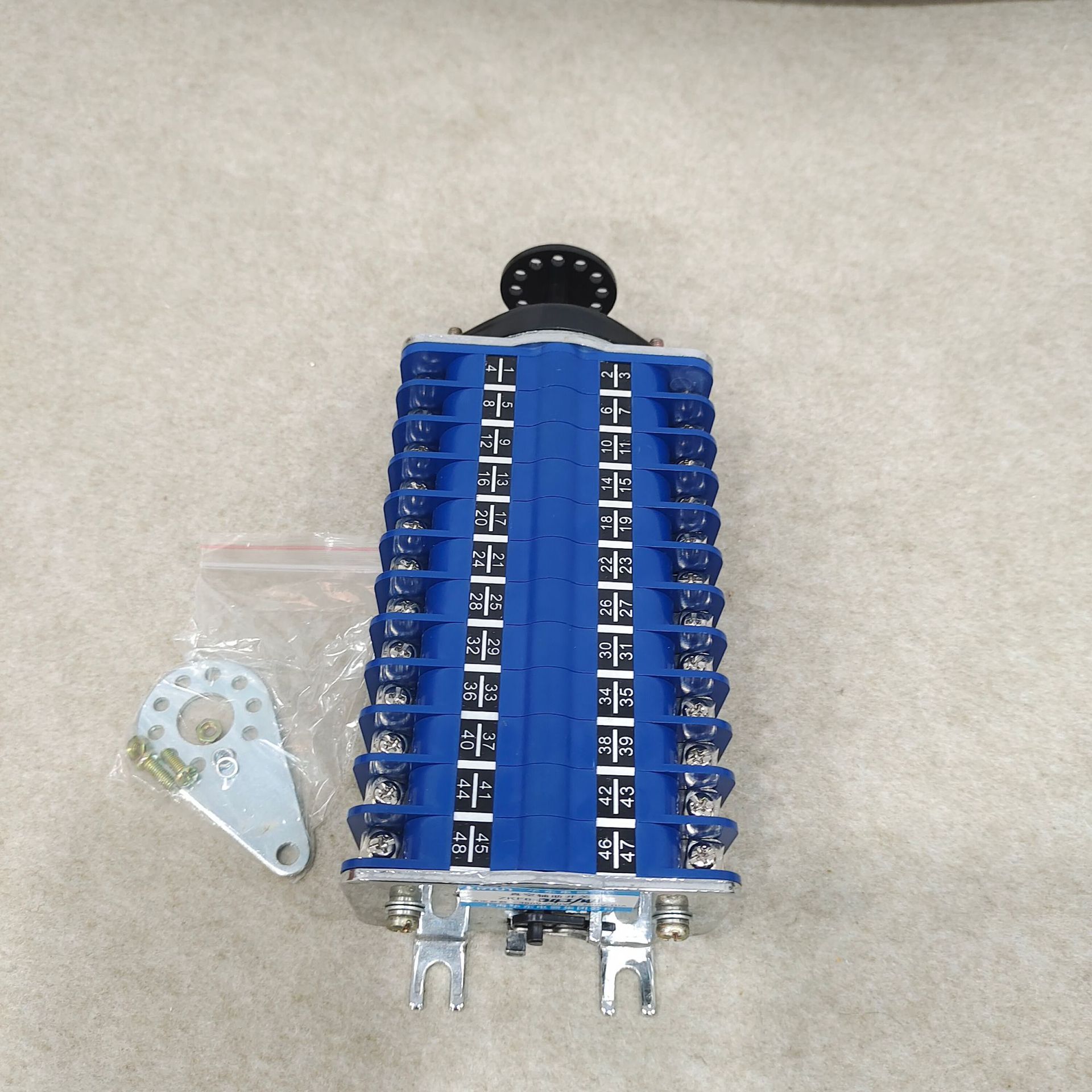 鸿宝断路器真空辅助开关ZKF1-6 ZKF2-8  ZKF2 ZKF6-12 ZKF2-16