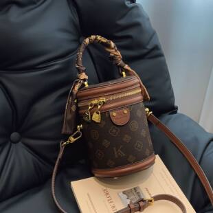 (Cross-border trading), fashionable shoulder bag, universal retro one-shoulder bag, high-quality style, city style, western style