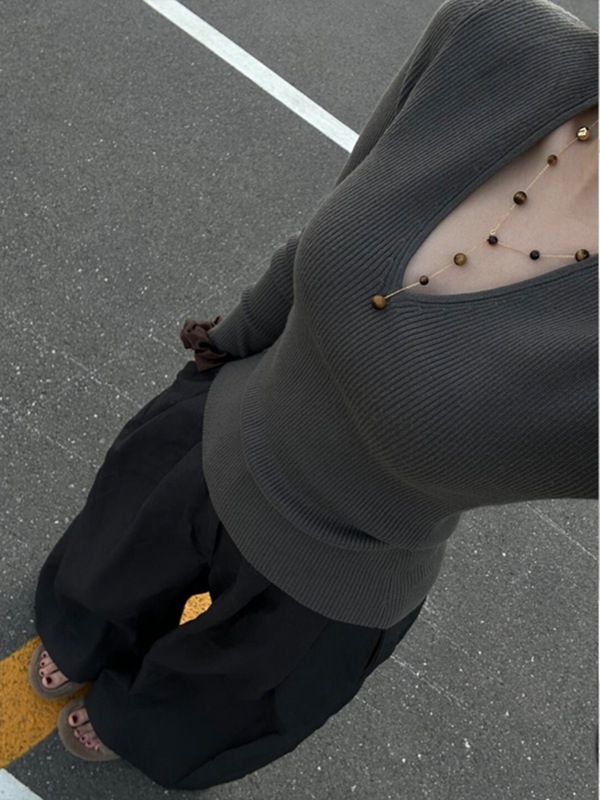 灰色短款低v领针织衫女秋季内搭紧身修身毛衣打底衫气质百搭上衣|undefined