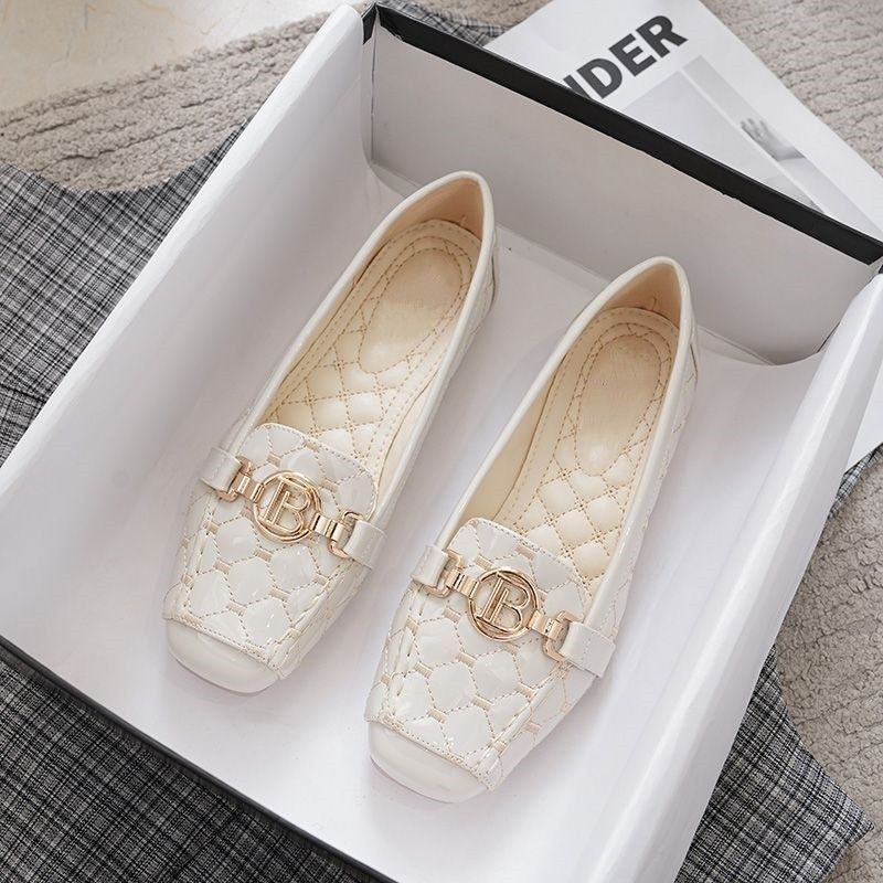 fashionable shoes square toe