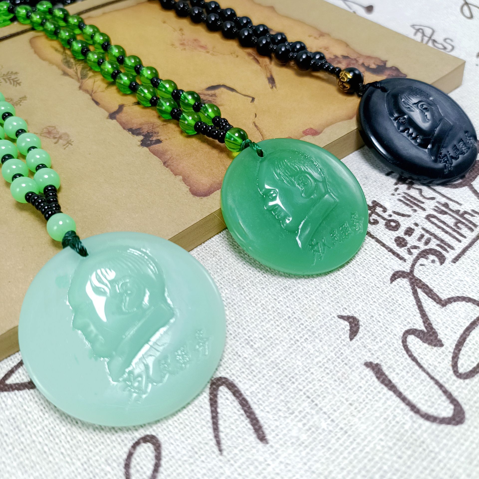 Serving the People Chairman Mao Pendant Imitation Jade Long Chairman Mao Head Chain Tourist Souvenirs Exhibition Sales Gifts