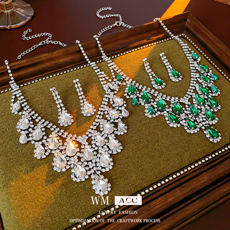 Collar de diamantes de gota de agua de estilo francés exagerado temperamento diseño clavícula ligero lujo alto sentido conjunto de joyería mujer