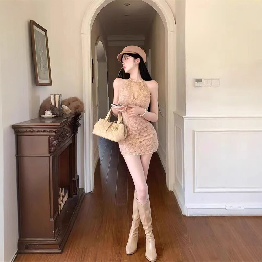 纯欲风性感镂空蕾丝无袖挂脖连衣裙春夏气质内搭显瘦修身包臀裙子
