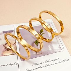 クロスボーダーホットセールダイヤモンドがちりばめられたチタン鋼ブレスレット彫刻パターントレンディなステンレス鋼ブレスレットファッショナブルで多用途な新しいハンドジュエリー卸売