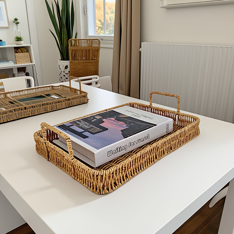 Handwoven Rattan Basket With Lid, Lining And Handles For Storage_voghion.com