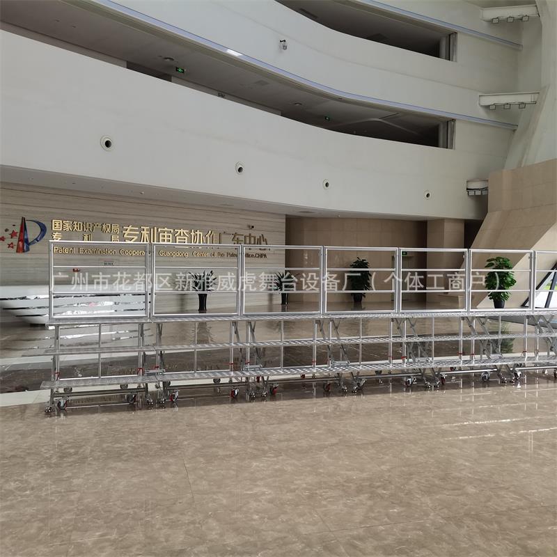 合唱台合唱台批发铝合金折叠合唱台厂家合唱台阶照相合影站架