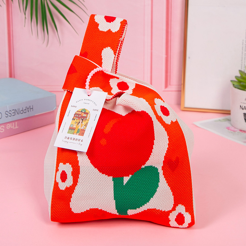 큰 붉은 꽃 + 액세서리 없음