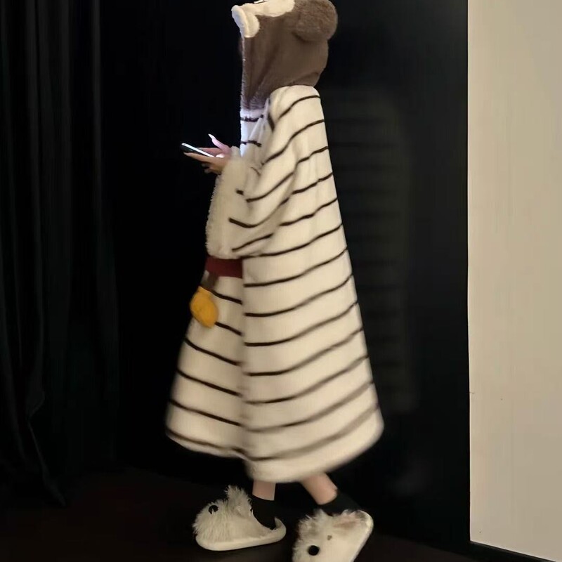 卡通米奇甜美连帽珊瑚绒睡袍女冬季新款家居服加厚保暖睡裙可外穿|undefined