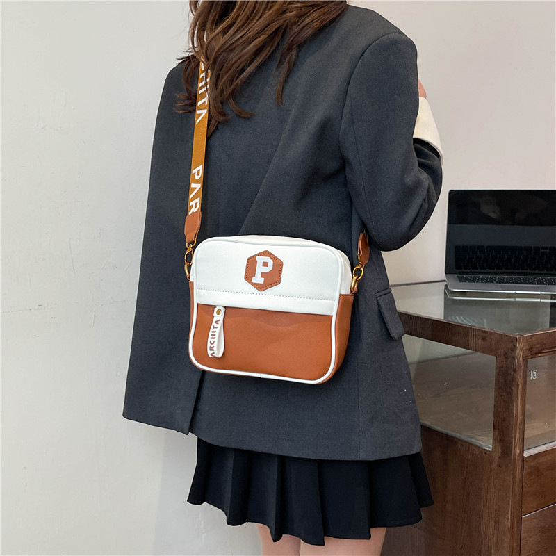 Bolsos transfronterizos para mujer 2024 nuevo bolso cuadrado pequeño de viaje de ocio de gran capacidad, bolso bandolera de letras de todo fósforo de moda