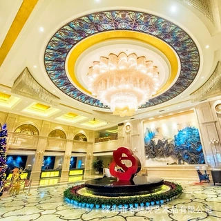 定制现代大型不锈钢雕塑广场商业中心酒店文旅小镇墙面紫铜云浮雕