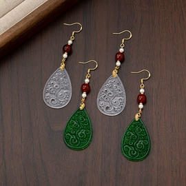 项链;耳环;手链