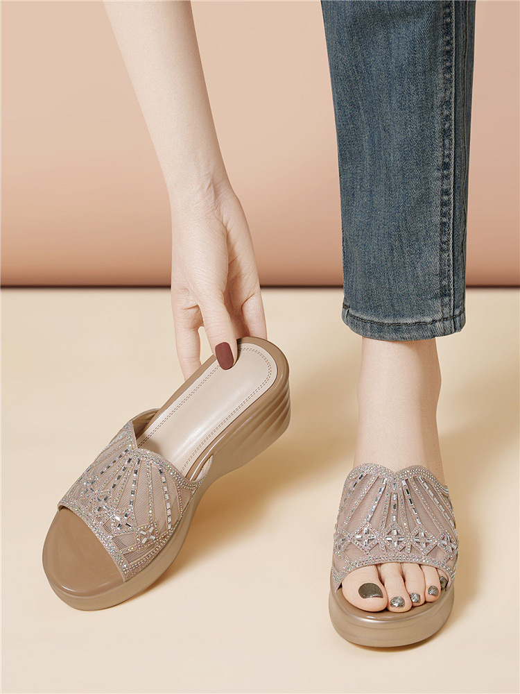 Sandal nữ đế dày 6cm gót nêm mùa hè 2026 phong cách thời trang mẹ — 6073 Da đen, 6073 Vàng chi tiết 15