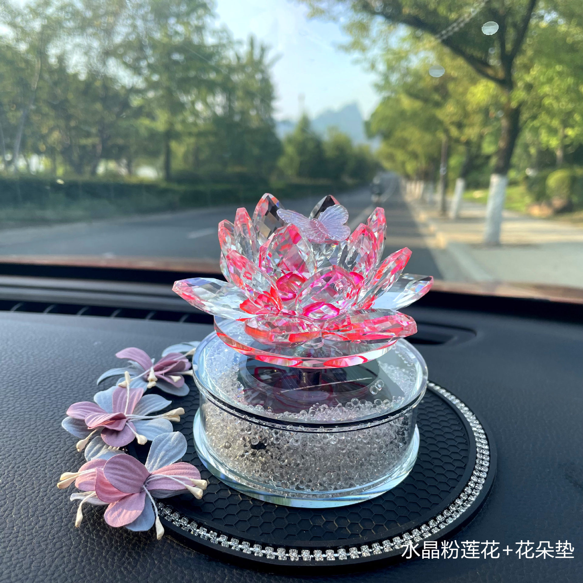 Direct sales from the manufacturer: cross-border crystal lotus craft items, home decorations, car perfume holders, jewelry, and creative ornaments