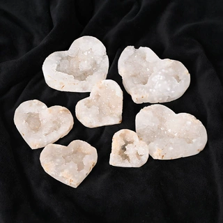 天然水晶摩洛哥白玛瑙爱心晶洞摆件原石打磨心形水晶摆件圣诞装饰