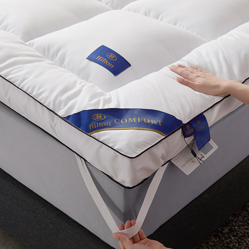 希尔顿 Mattress with down for home use for elementary school students, increased thickness