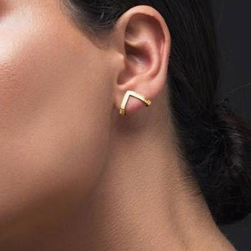 European and American fashion minimalist trendy earrings V-shaped miniature stud earrings earring hooks direct factory supply wholesale