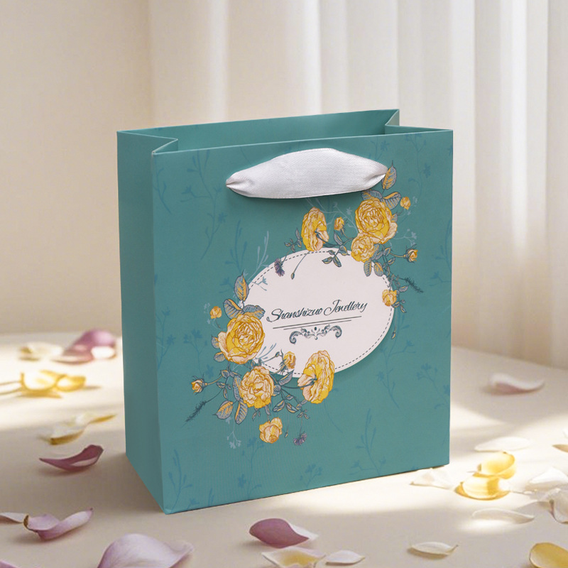 Nuevo spot, cubierta de cielo y tierra, caja de lápiz labial de regalo exquisito 520 para novia, caja de embalaje de joyería de perfume de esmalte de labios