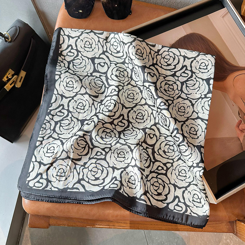 Bufandas de seda para mujeres 2025 primavera y otoño moda versátil temperamento minimalista 65cm bufandas de seda simuladas bufandas delgadas bufandas