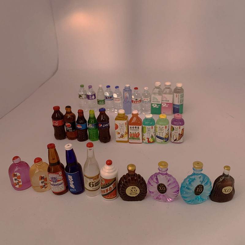 Mixta simulación botella de vino DIY al por mayor resina creativa botella de bebidas accesorios crema pegamento teléfono caso llavero DIY