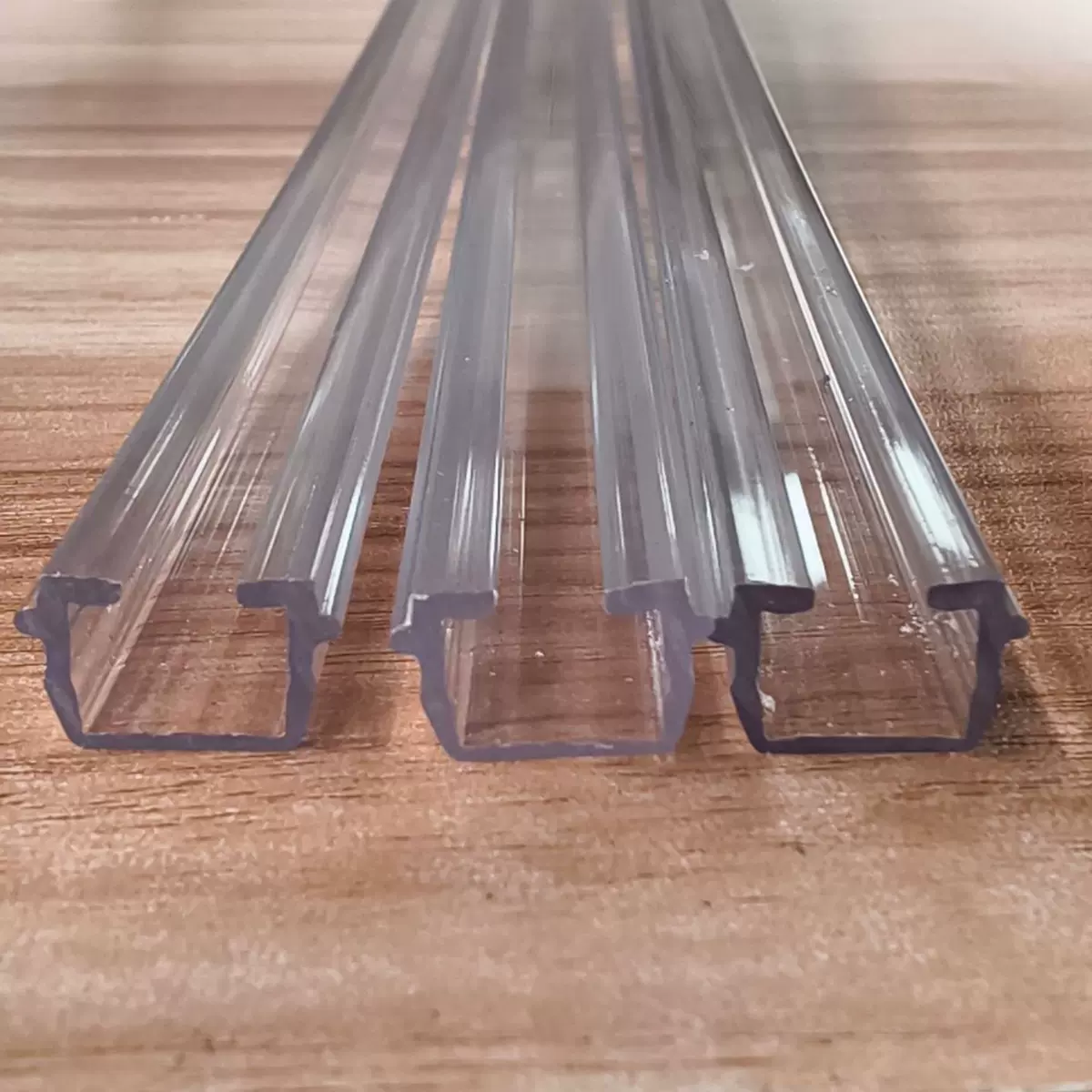 PC透明异形挤出灯罩