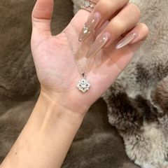 闪钻锆石幸运四叶草项链女ins轻奢小众高级吊坠锁骨链情人节礼物