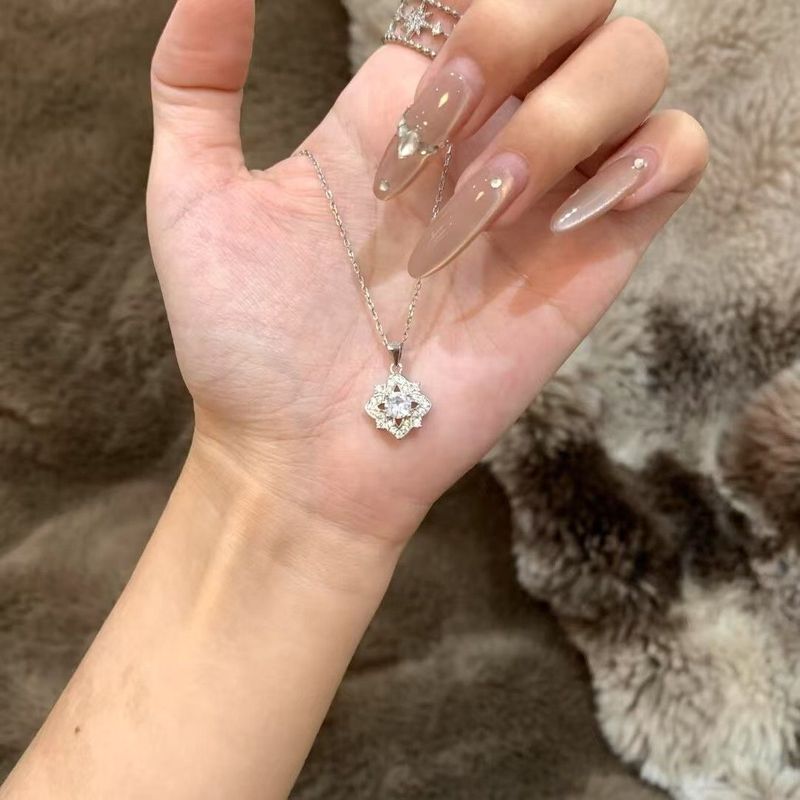 闪钻锆石幸运四叶草项链女ins轻奢小众高级吊坠锁骨链情人节礼物|undefined
