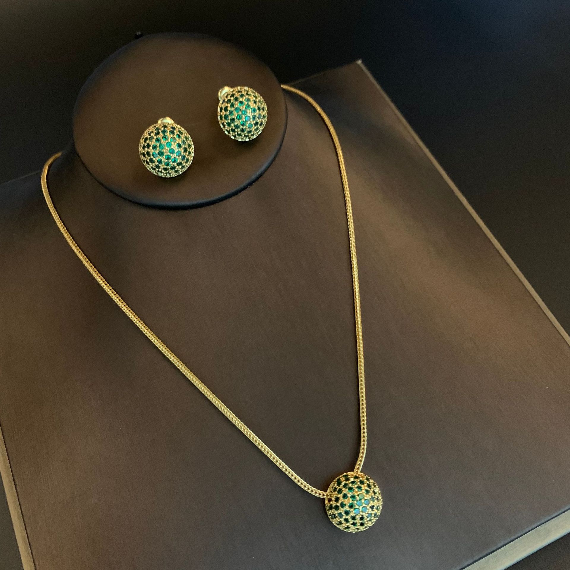 New fashion all match niche jewelry set simple natural pendant full inlaid earrings elegant temperament earrings_voghion.com