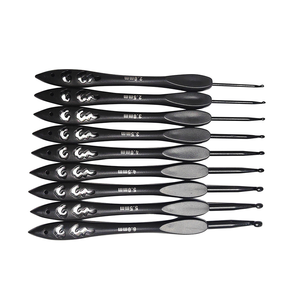 Herramientas de tejer mango de plástico negro traje de ganchillo de alúmina un conjunto de 9 piezas 2,0-6,0mm embalaje de bolsa OPP