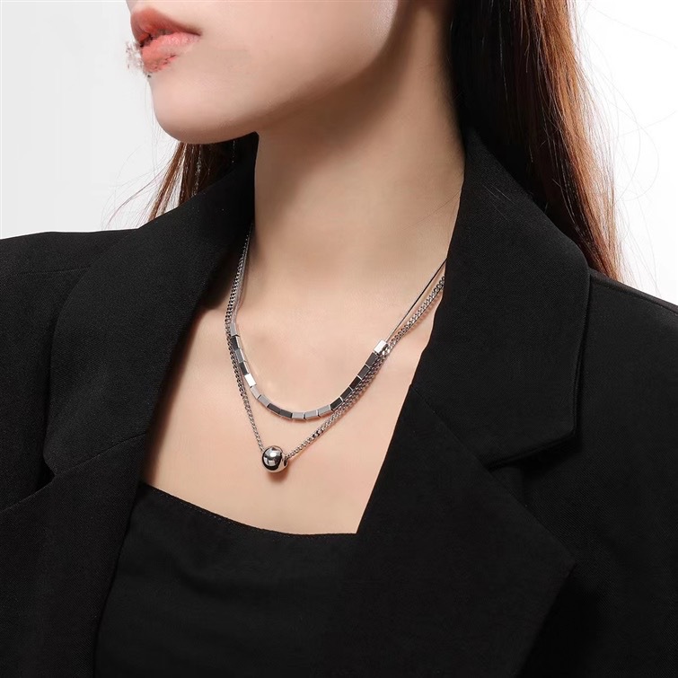 Women's high-end simple design accessories double-layer stacked titanium steel non-fading clavicle chain light luxury_voghion.com