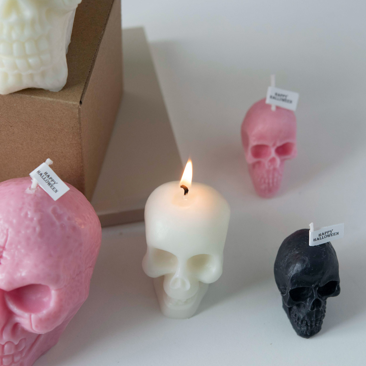 Halloween cráneo hecho a mano aromaterapia vela al por mayor transfronterizo de comercio exterior regalo creativo decoración rojo blanco negro
