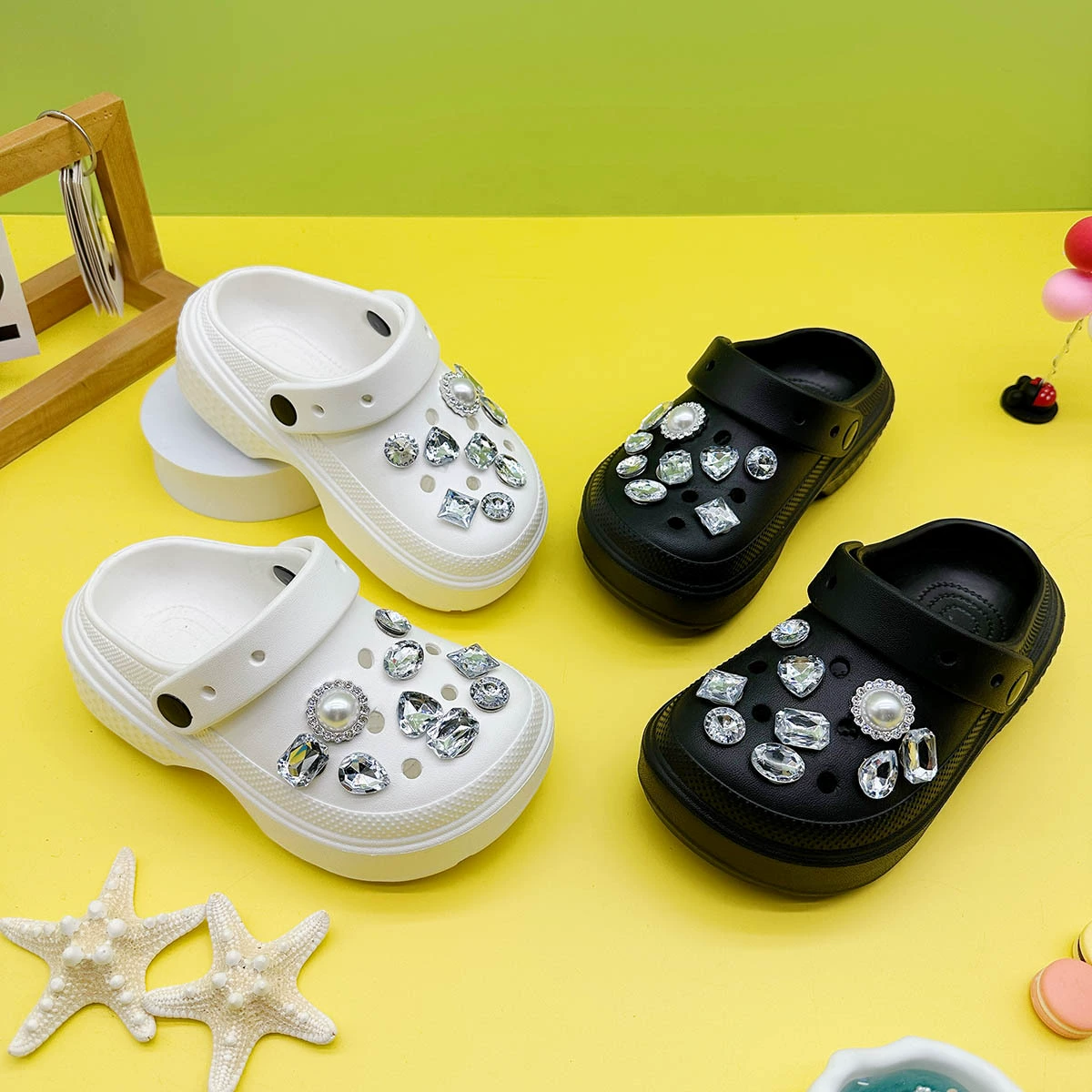 Новые летние тапочки для мальчиков и девочек, сабо с цветочным принтом из страз, сандалии на толстой нескользящей подошве с закрытым носком