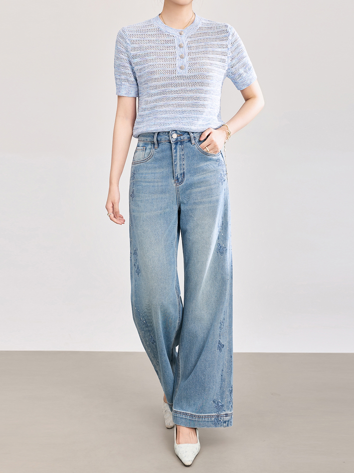 Quần jean nữ ống rộng chất liệu cotton phối lụa, thêu bướm đính kim cương — xanh lam