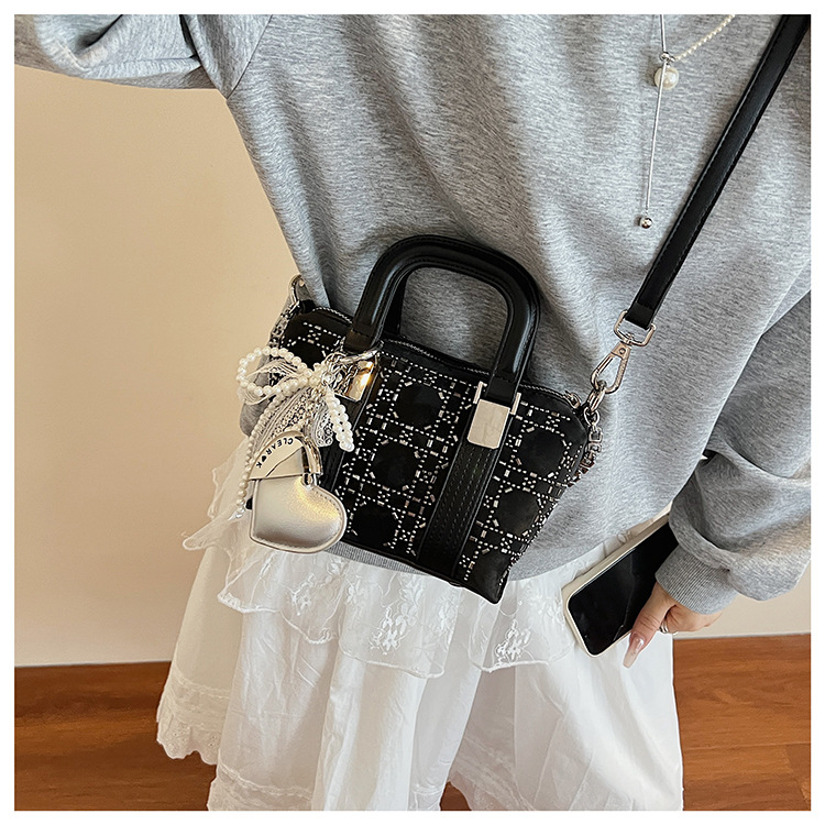 Summer bag: Women's niche design denim blue hot diamond handbag, 2025 new style bow single-shoulder crossbody bag undefined