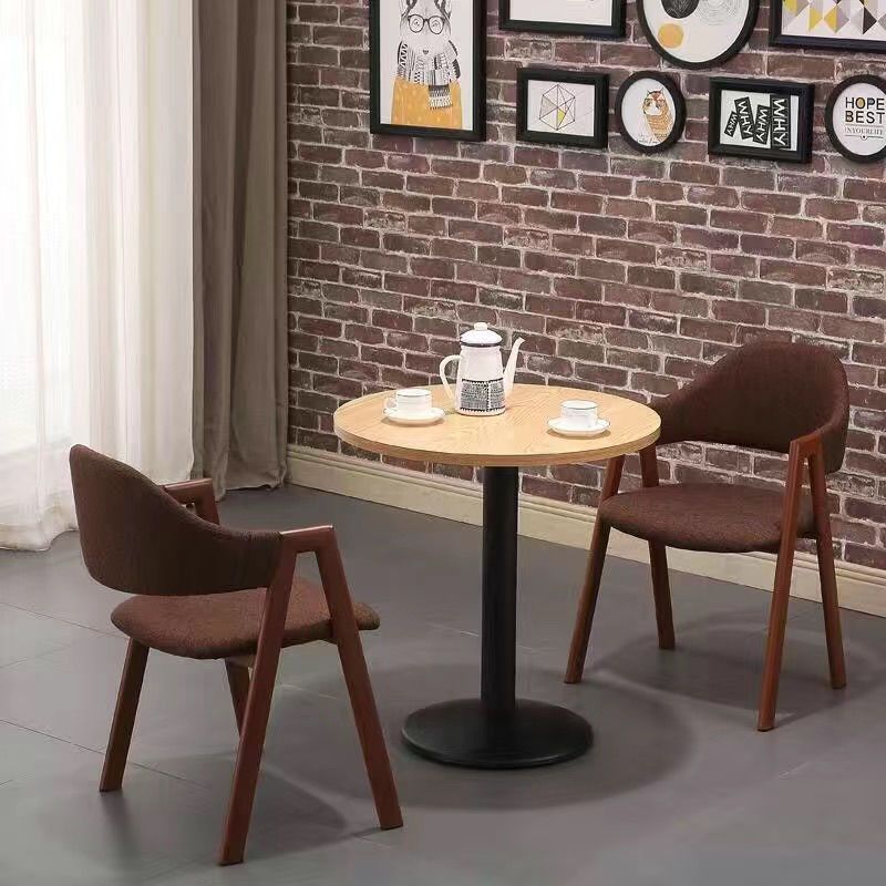 호두나무 천이 달린 둥근 테이블 1개와 의자 2개 60개