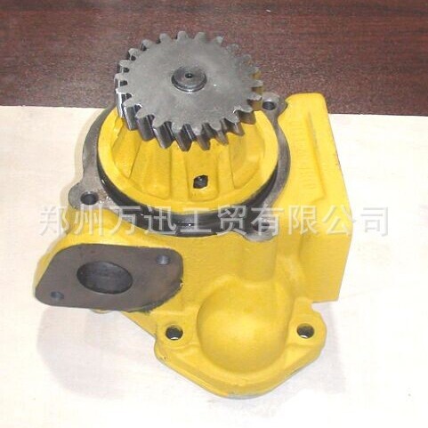 销售D65推土机发动机水泵6676-63-1015