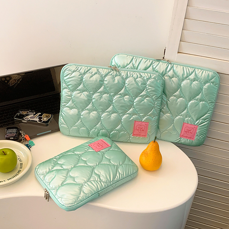 New heart-embroidered computer bag, stylish, lightweight, simple tablet sleeve bag, Korean version ins laptop clutch bag