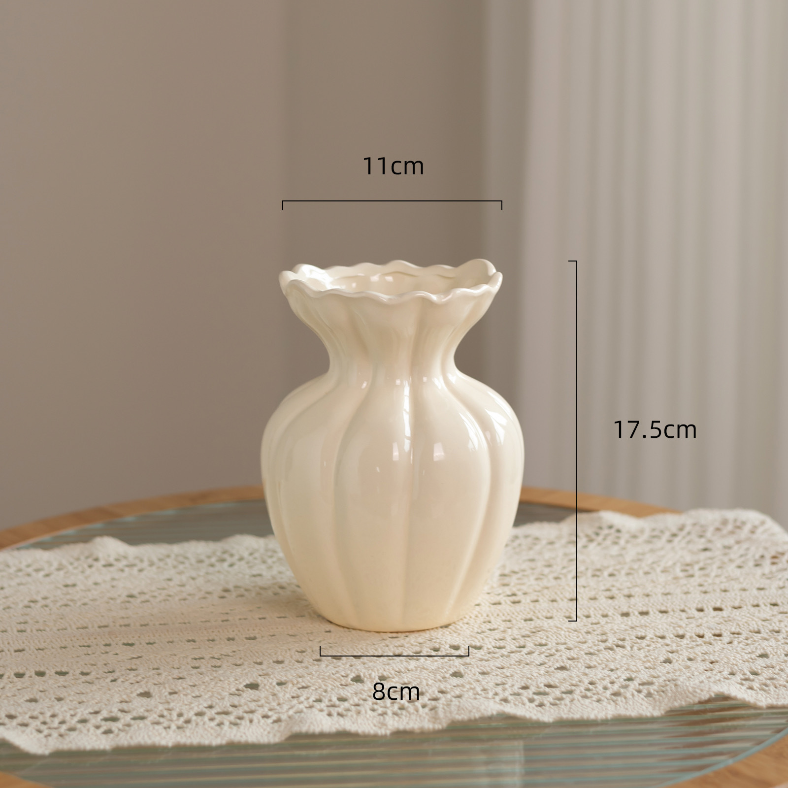 Princess diana's small vase, creamy yellow